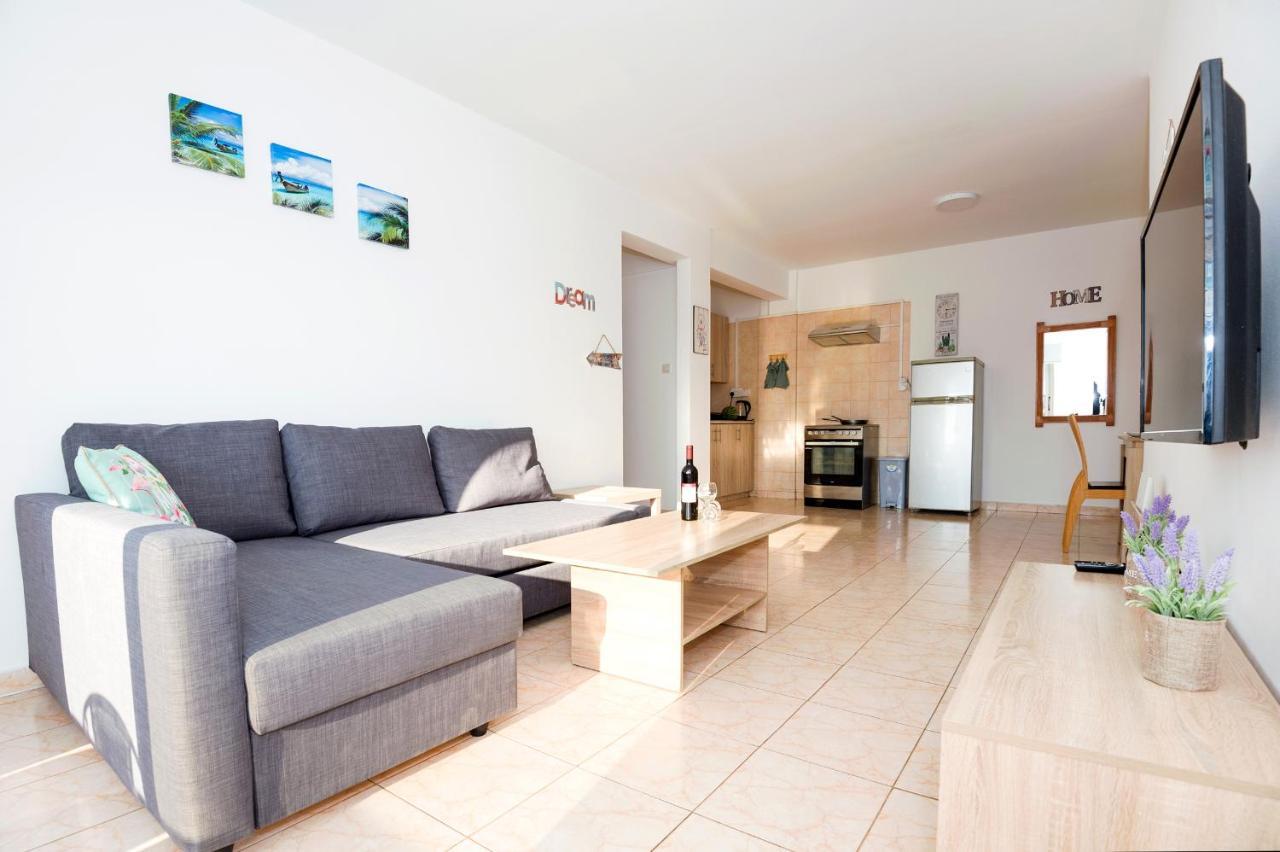 Mynapa Apartments أيا نابا المظهر الخارجي الصورة